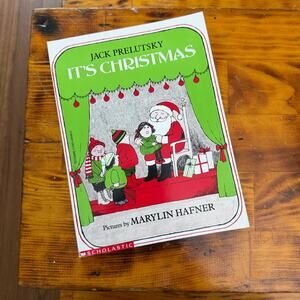 Vintage 1981 It's Christmas Paperback Chapter Book